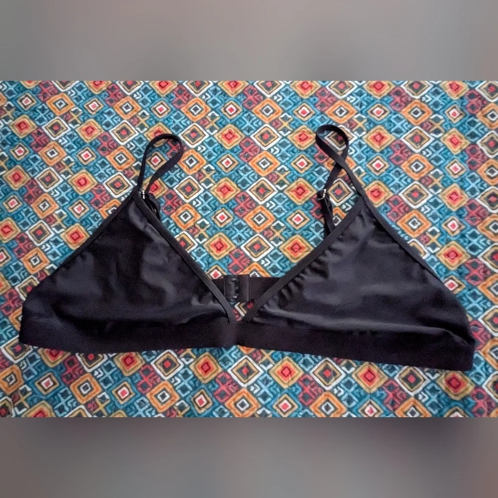Fashion Nova Sleek Black Triangle Bralette - Picture 4 of 6